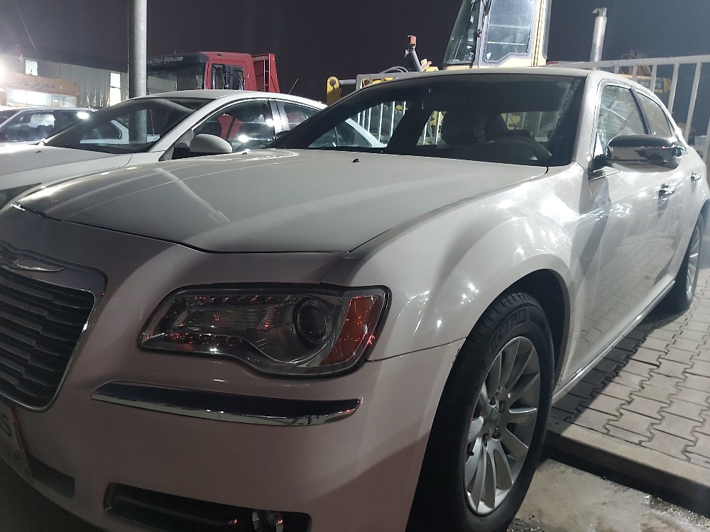 کرایسلەر 300